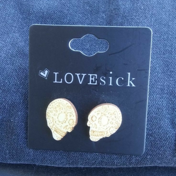 Lovesick Wooden Sugar Skull Earrings 💀 - Picture 2 of 2